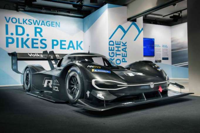 Volkswagen dévoile un prototype électrique de voiture de course à Alès