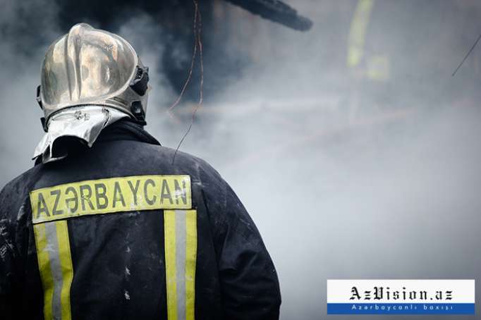 Bakıda tikilməkdə olan bina yanıb