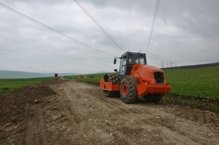 İsmayıllıda 14 km yol təmir olunur
