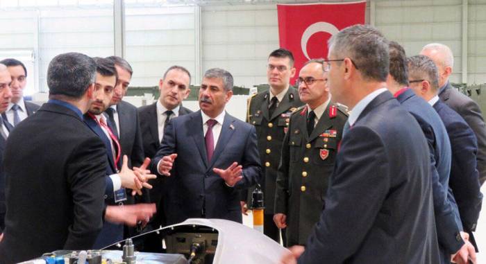 Azerbaijani defense minister visits Turkish company producing UAVs