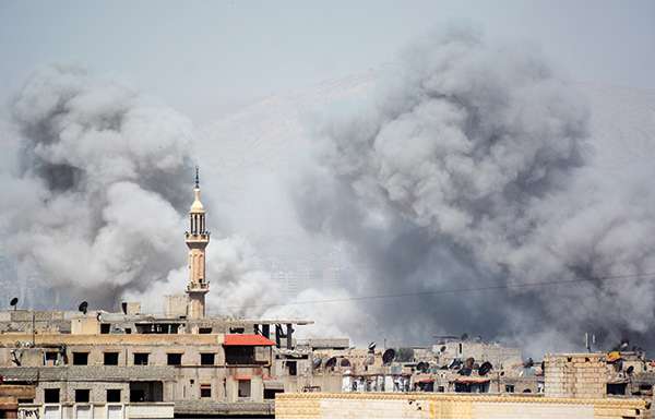المعارك ضد «داعش» تحصد 17 مدنياً جنوب دمشق