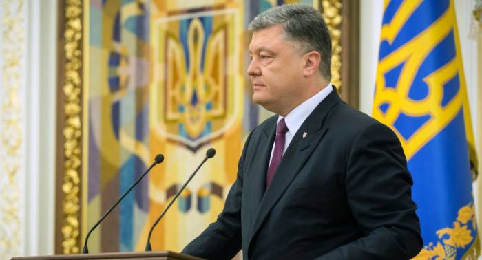 الرئيس الأوكراني يدعو إلى سحب الجنسية الأوكرانية من سكان القرم