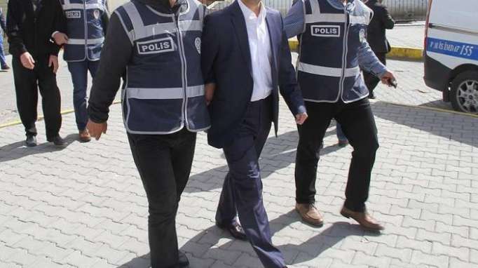 الأمن التركي يضبط 30 شخصا أثناء محاولتهم الانتقال إلى اليونان بطرق غير قانونية