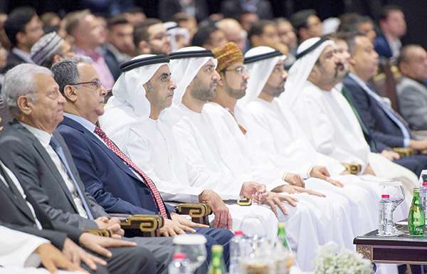 سيف بن زايد يفتتح مؤتمر الاقتصاد الرقمي في دبي