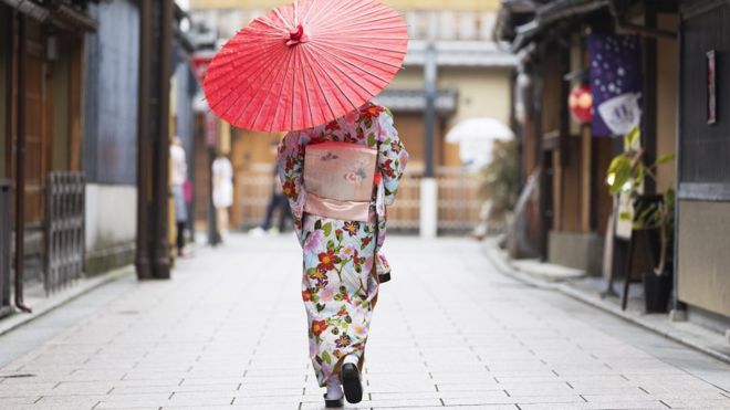 يابانية "أنانية" لعدم التزامها بدورها في الإنجاب