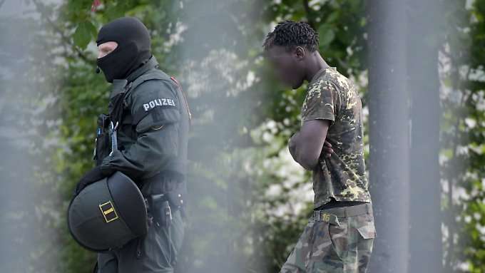 27 Flüchtlingen drohen Strafverfahren