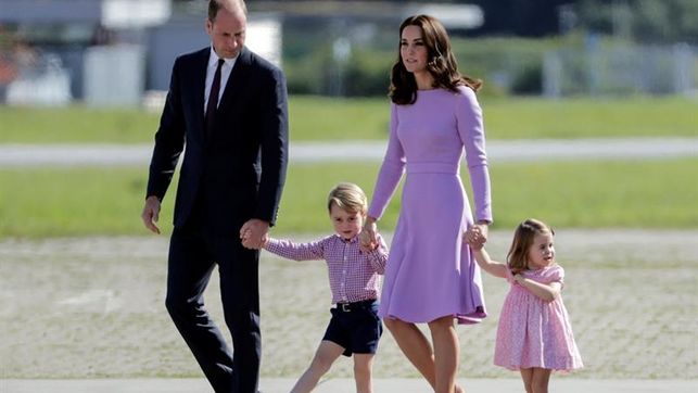 La princesa Carlota celebra como hermana mayor su tercer cumpleaños