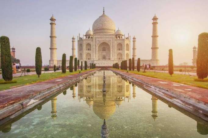 Taj Mahal is turning brown and green, warns India