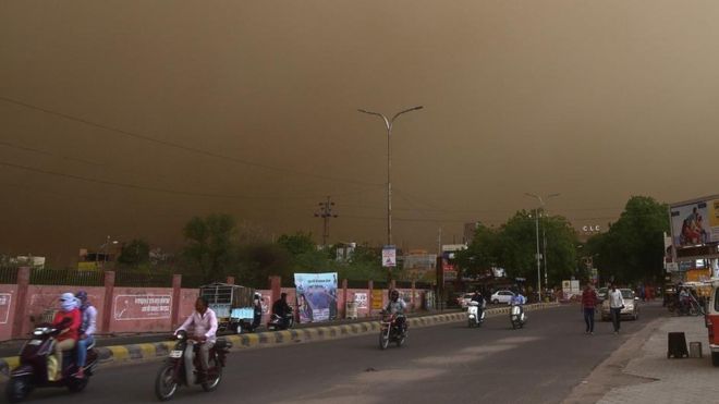 Powerful dust storms kill at at least 77 and injures 143 in India