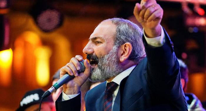 El líder de la oposición armenia advierte de riesgo de "contrarrevolución"