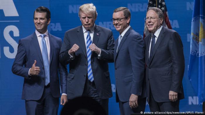 Trump fest an der Seite der NRA