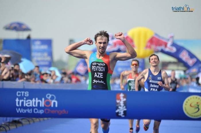 Un triathloniste azerbaïdjanais devient champion du monde