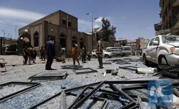 Saudi airstrikes hit presidency building in Yemen, killing 6
