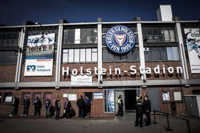 Holstein Kiel will unbedingt im eigenen Stadion bleiben