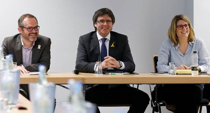 El partido de Puigdemont cree que España tiene miedo a su investidura