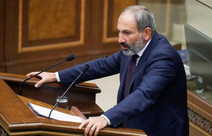 Paşinyan hökumətin ilk iclasını keçirir