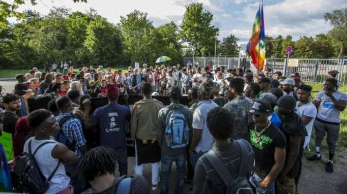 Ellwangen: Asylbewerber protestieren gegen Polizeieinsatz