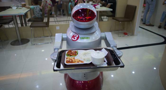 Cela vous coûtera-t-il cher d’avoir des robots dans votre hôtel? - Vidéo
