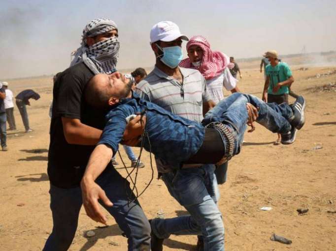 Gaza protests: One dead and hundreds wounded