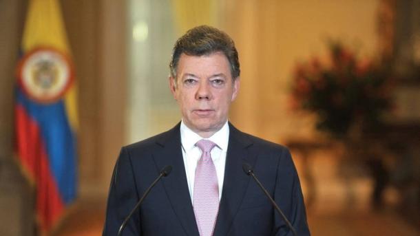 Santos se reunirá con los Reyes y Rajoy en España