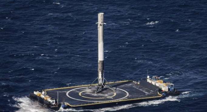 SpaceX: Erste Falcon-Stufe im Atlantik gelandet