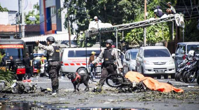 La serie de atentados en iglesias de Indonesia fue perpetrada por miembros de una misma familia