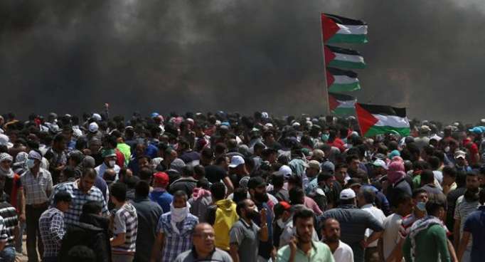 Numerosos palestinos resultan heridos en las protestas en Gaza