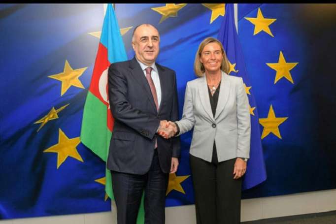 El Ministro de MAE de Azerbaiyán se reunió con Mogherini
 