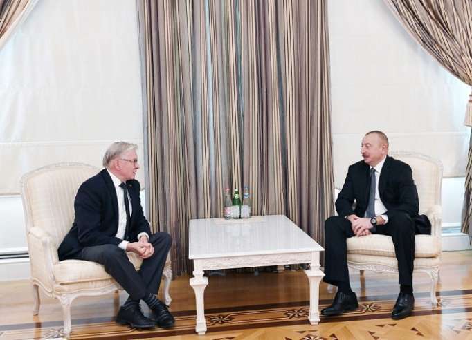 Ilham Aliyev recibe al ex presidente de la PACE- Actualizado