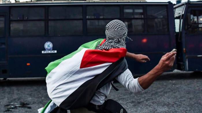 Manifestantes atacan la embajada israelí en Atenas