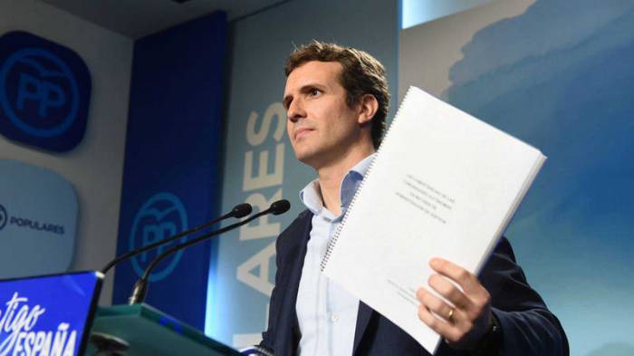 Casado niega irregularidades en su título de licenciado y asegura que se basan en "difamaciones anónimas"