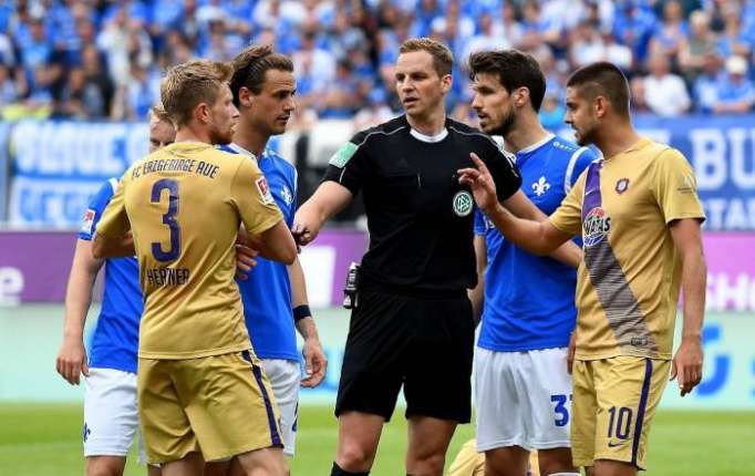 DFB-Vize rügt Aue-Stadtrat für Strafanzeige gegen Schiri