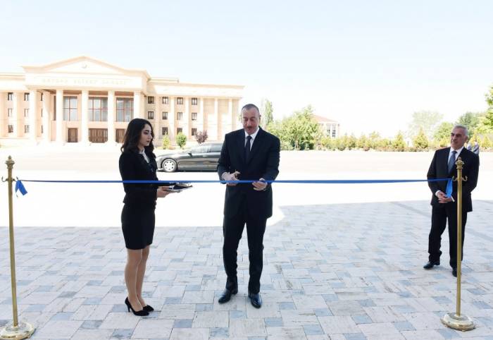 Staatspräsident Ilham Aliyev weiht neu gebautes Lehrerinstitut in Nachitschewan ein