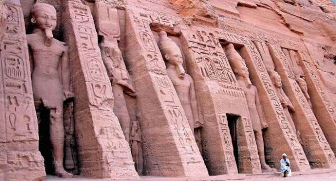 Científicos polacos descubren en Egipto inscripciones rupestres