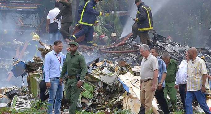 Presidente cubano reconoce rapidez y eficacia en atención a víctimas de accidente aéreo