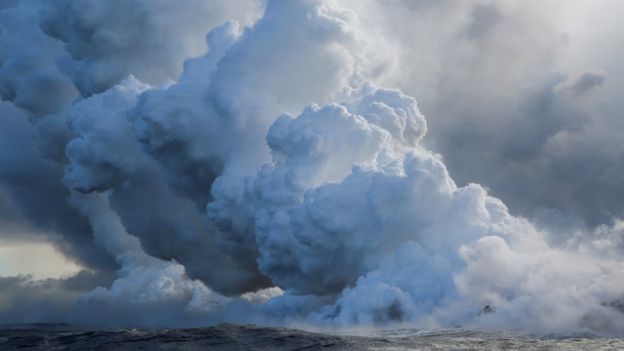 Hawaii volcano: Warning of toxic gas plumes from Kilauea