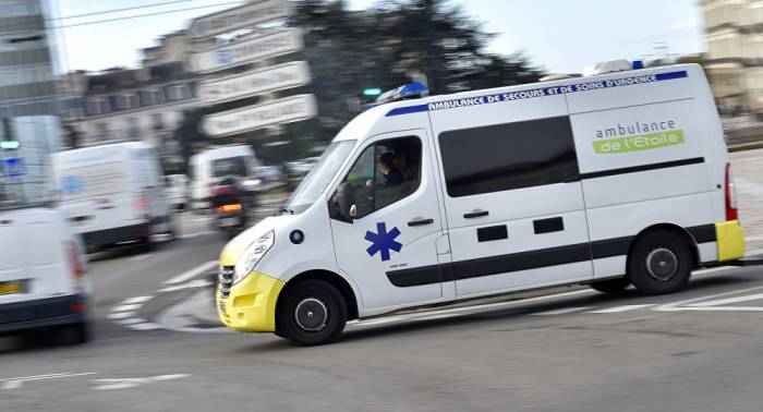 Manifestante francés pierde un brazo al recoger una granada de los gendarmes