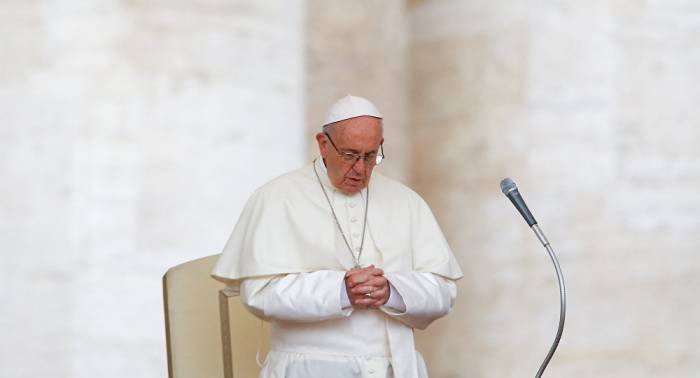 El papa Francisco reza por la paz en Ucrania