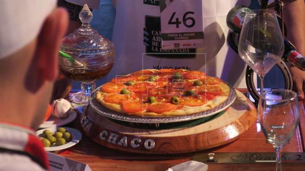 Participantes de cinco países compiten en Argentina por la mejor pizza del país