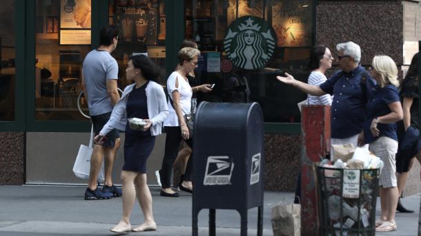 Starbucks cerrará por un día para enseñar sobre tolerancia racial