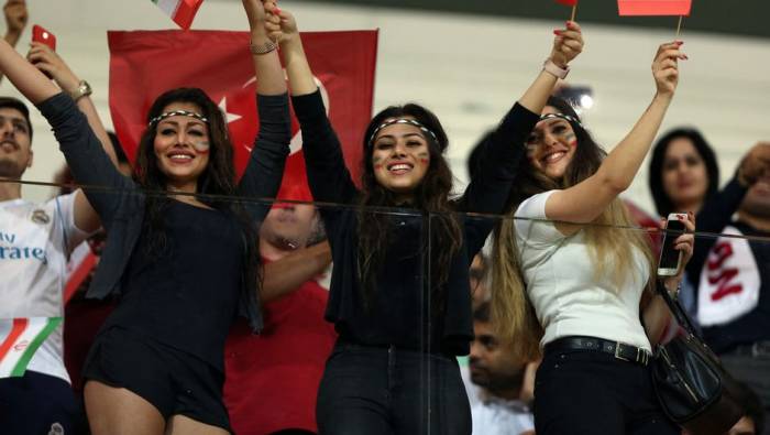 İranlı qızlar Türkiyəni "fəth etdilər" -