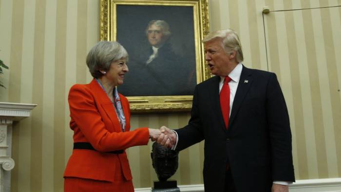 Theresa May préfère éviter de rencontrer Donald Trump à Londres