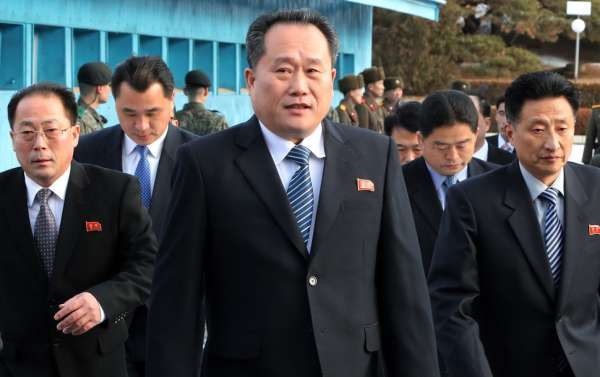 Deux Coréens du Nord passent au Sud