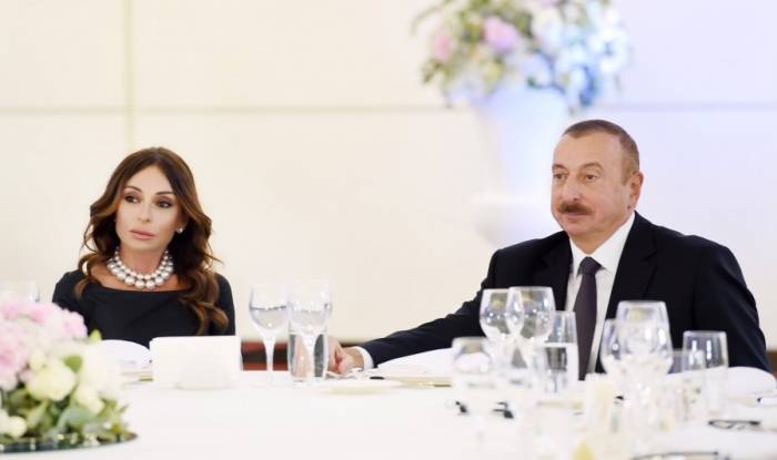 President Aliyev, first lady Mehriban Aliyeva attend ceremony to mark 95th birth anniversary of Heydar Aliyev