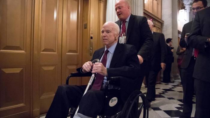 Etats-Unis: Le Congrès se prépare aux adieux de John McCain