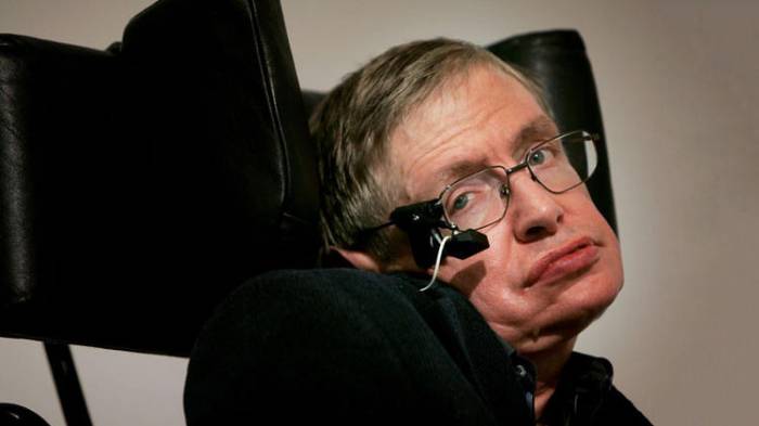 Les 5 livres de Stephen Hawking à lire absolument