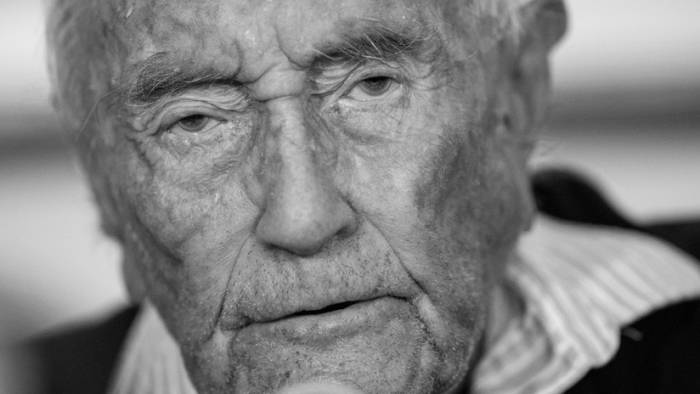 Científico australiano de 104 años comete suicidio asistido en Suiza