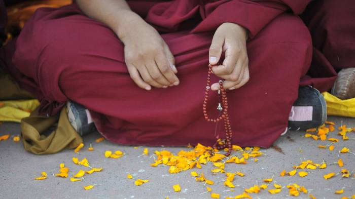 Alles andere als Zen: Mönch aus Japan verklagt Kloster wegen Depression