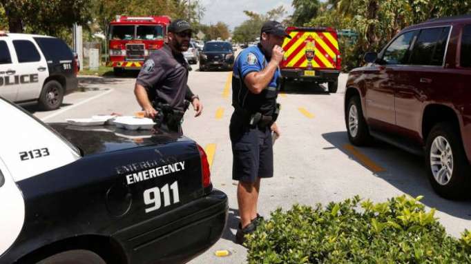 EE.UU.: Reportan entre 50 y 100 disparos y al menos un herido en un tiroteo en Florida