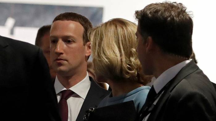 "Fue un error y lo siento": Mark Zuckerberg se disculpa ante el Parlamento Europeo